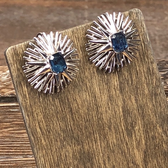 Trifari Other - TRIFARI Vintage Silver & Topaz Starburst Earrings